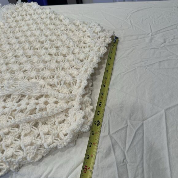 Vintage cream crochet  knit fringe poncho cape Christmas tree skirt or shawl S/M - Picture 2 of 6